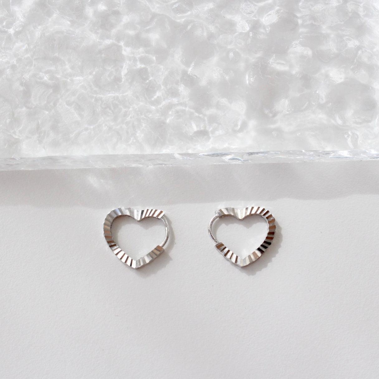 Charlee | Herz Creolen - JK Jewelry & Accessories