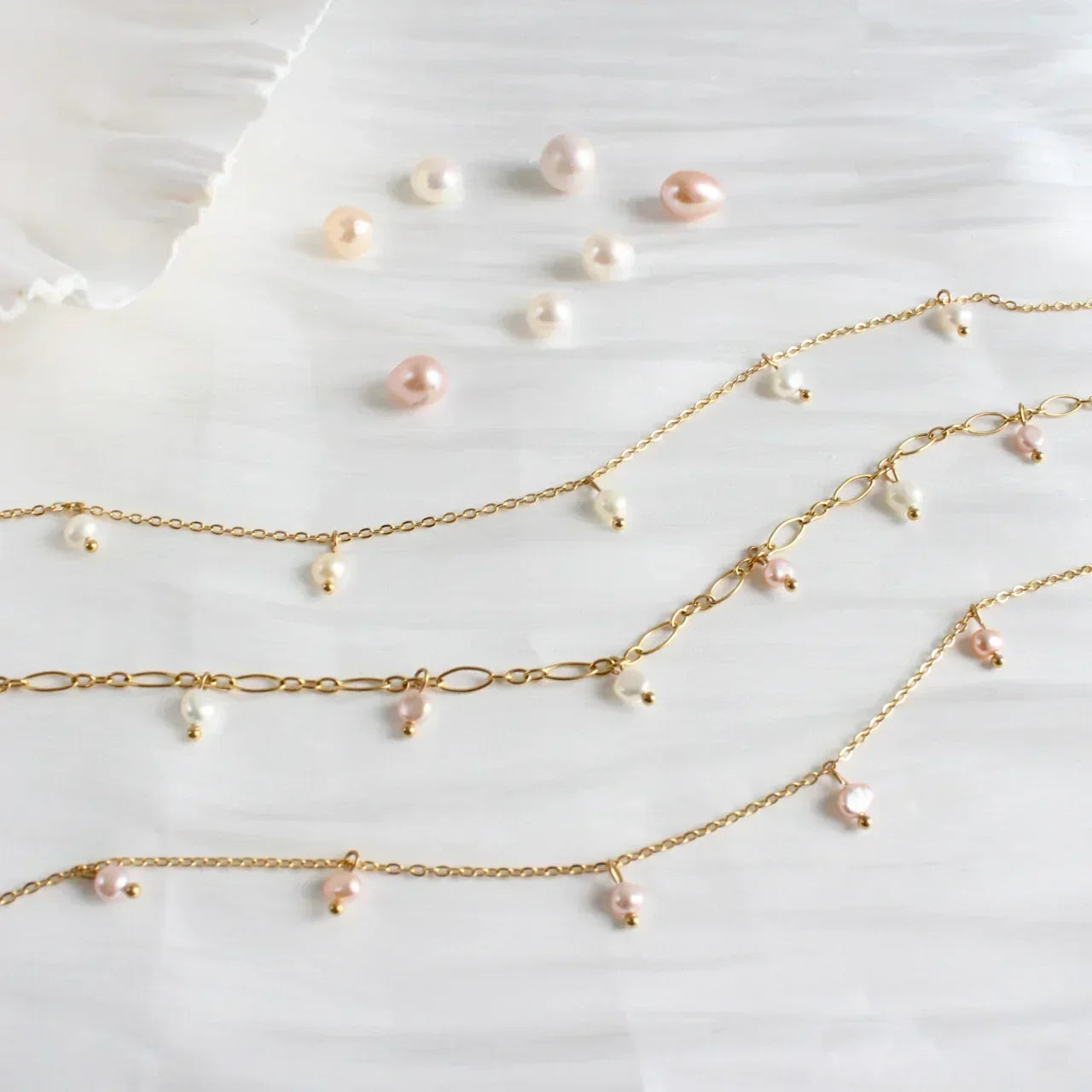 Wunderschönes Rosa und weisses Perlen Arm- / Fusskettchen - JK Jewelry & Accessories