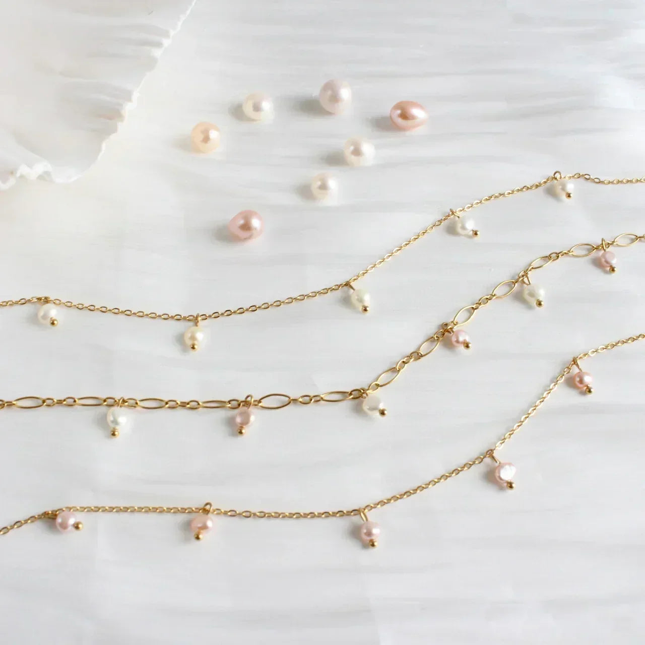 Wunderschönes Rosa und weisses Perlen Arm- / Fusskettchen - JK Jewelry & Accessories