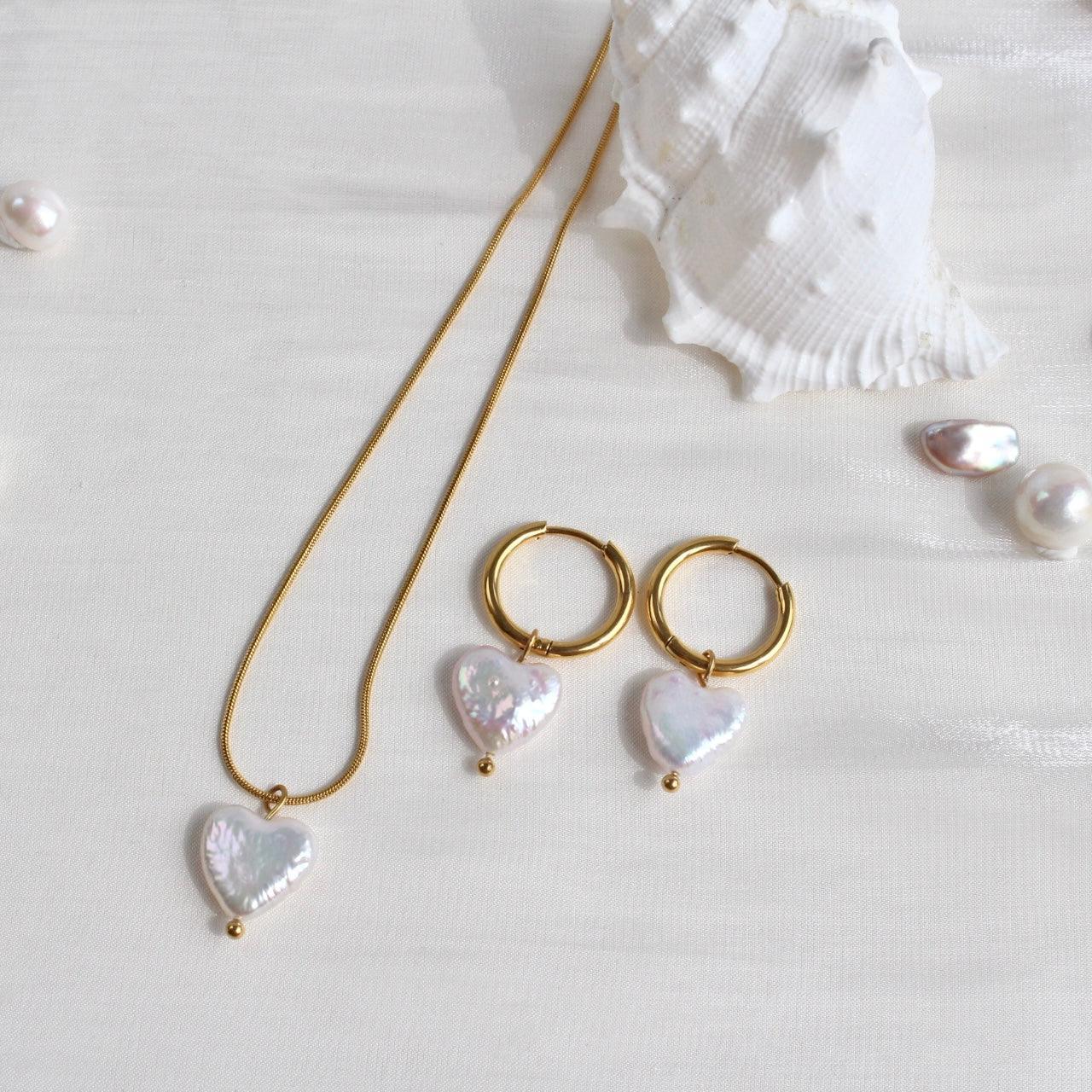 Emilia|Klassische Creolen mit Herz Barockperle - JK Jewelry & Accessories