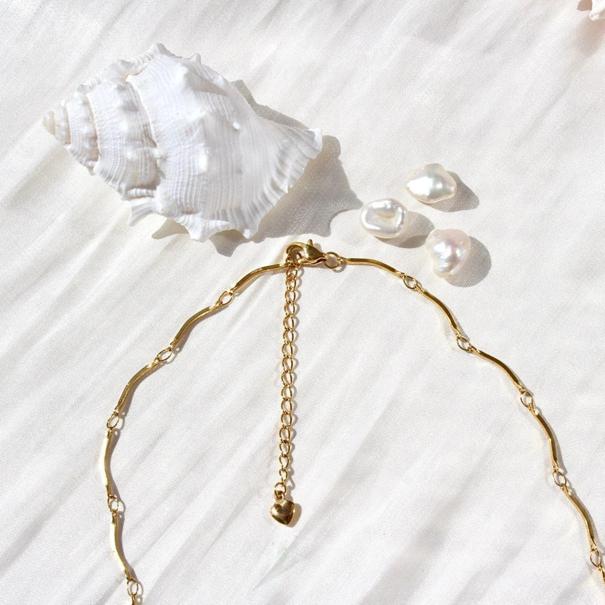 Maisy | Weisse Mini-Perlen & filigrane Gliederkette - JK Jewelry & Accessories