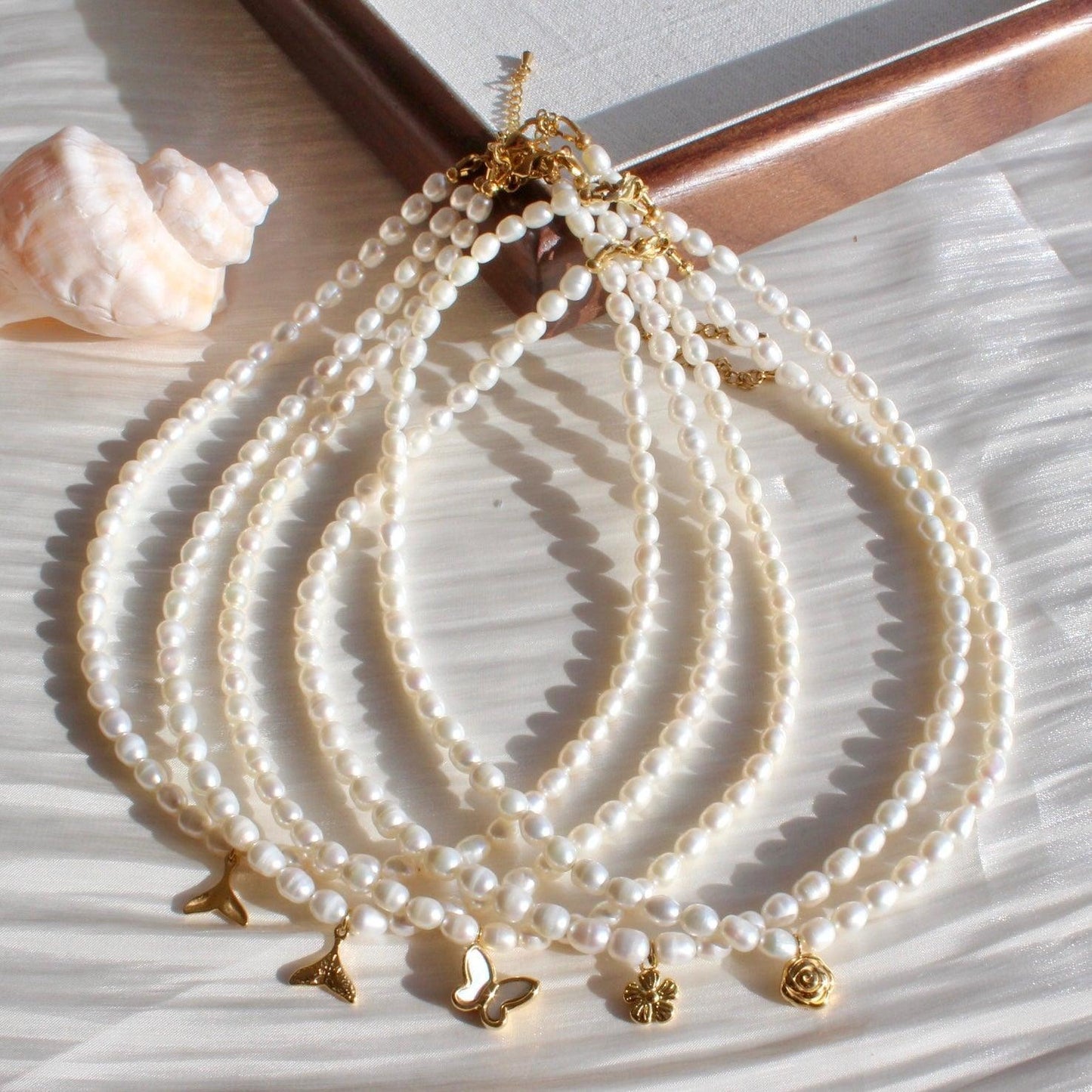 Ashlynn|Klassische 5mm Perlenkette mit Fischflosse, Blume oder Schmetterling - JK Jewelry & Accessories