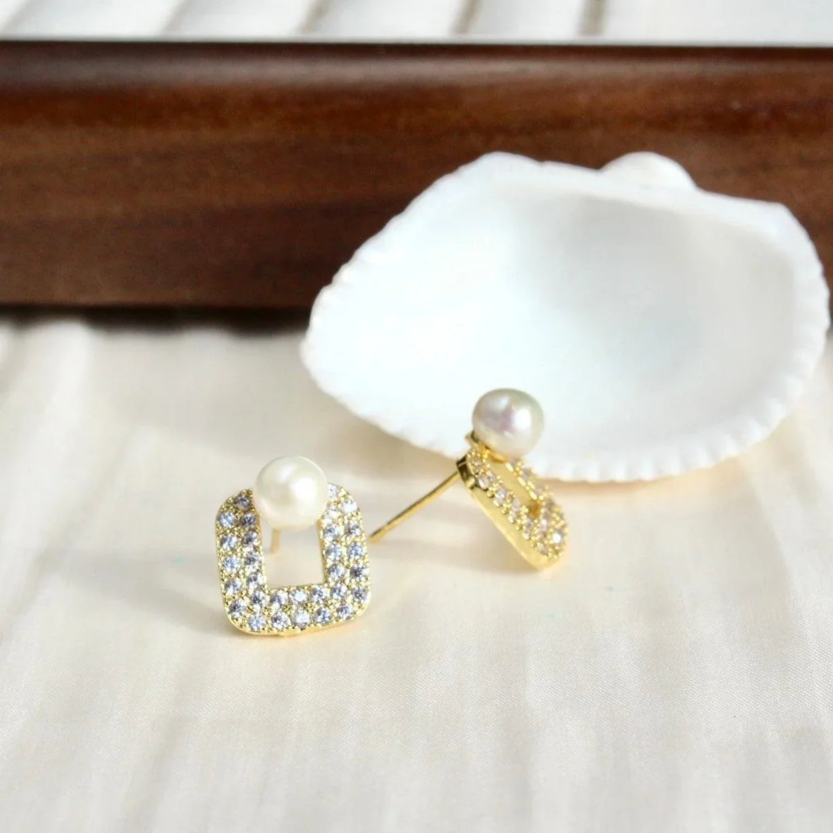 Ivy | Zirkonia Quadrat mit Perle - JK Jewelry & Accessories