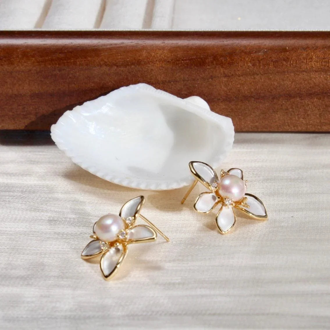 Brielle|Wunderschöne Blume & Perlen - JK Jewelry & Accessories