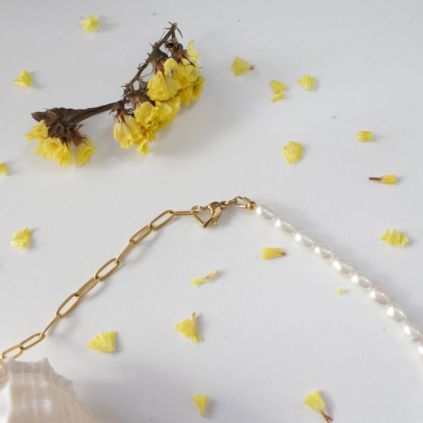 Amora | Herz & Perlen-Chokerkette - JK Jewelry & Accessories