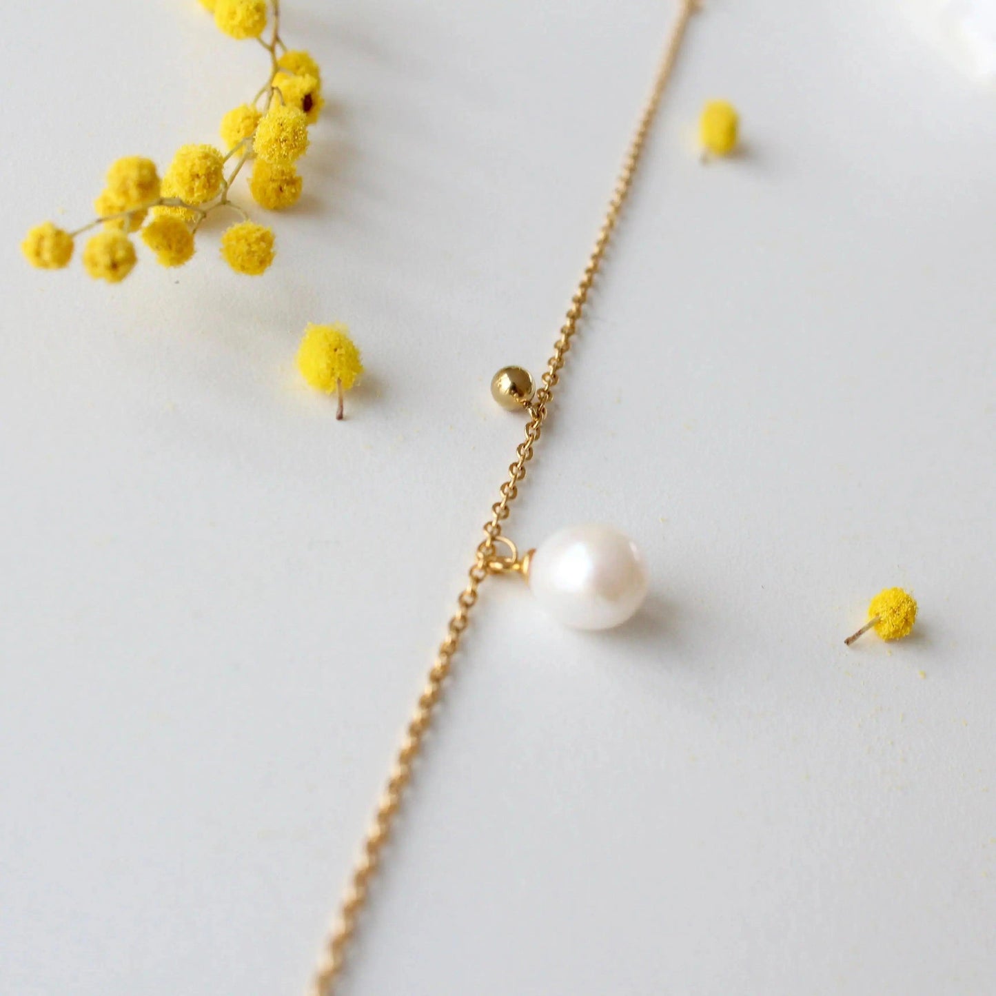 Fusskette mit Barockperle & goldener Kugel - JK Jewelry & Accessories