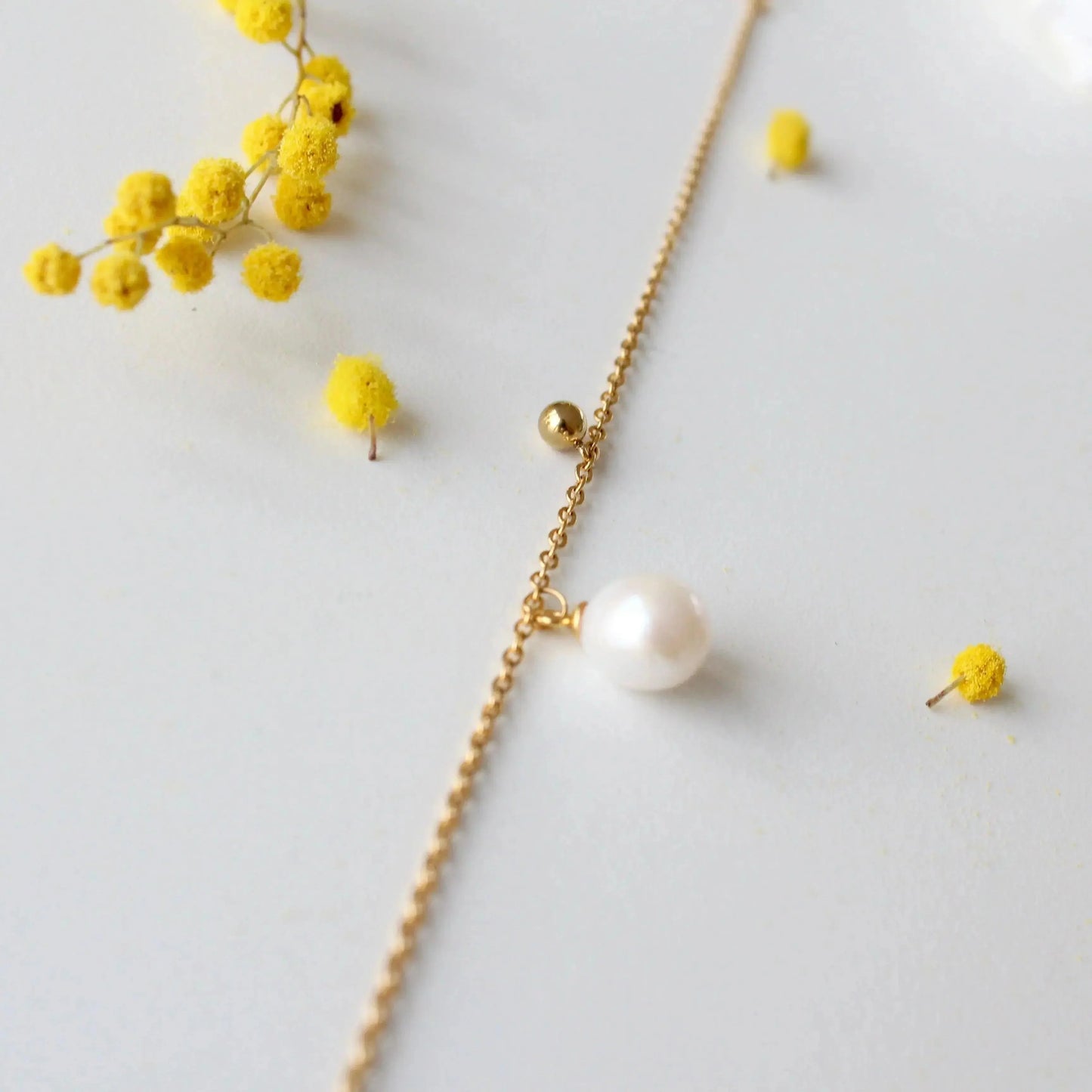 Fusskette mit Barockperle & goldener Kugel - JK Jewelry & Accessories