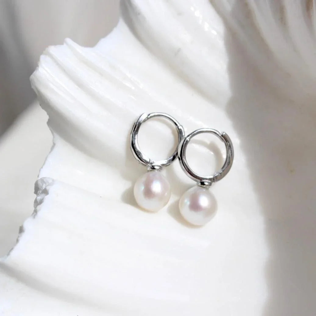 Maeve | Klassische Creolen mit 7mm Perlen - JK Jewelry & Accessories