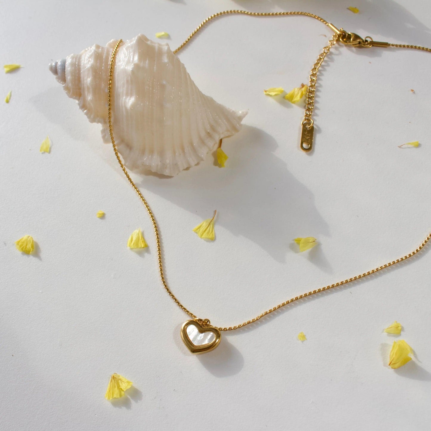 Noemi | Klassisches Perlmutt-Herz - JK Jewelry & Accessories