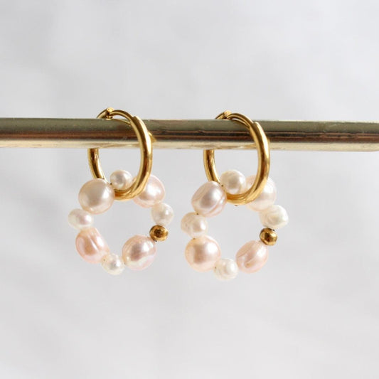 Olivia|Klassische Creolen mit Perlenkranz - JK Jewelry & Accessories