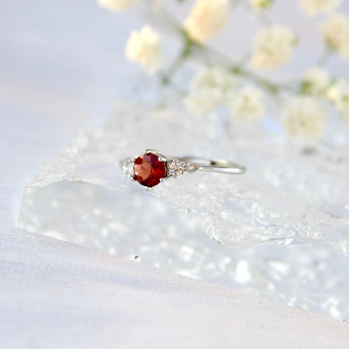 Sechs-Klauen Granat - JK Jewelry & Accessories