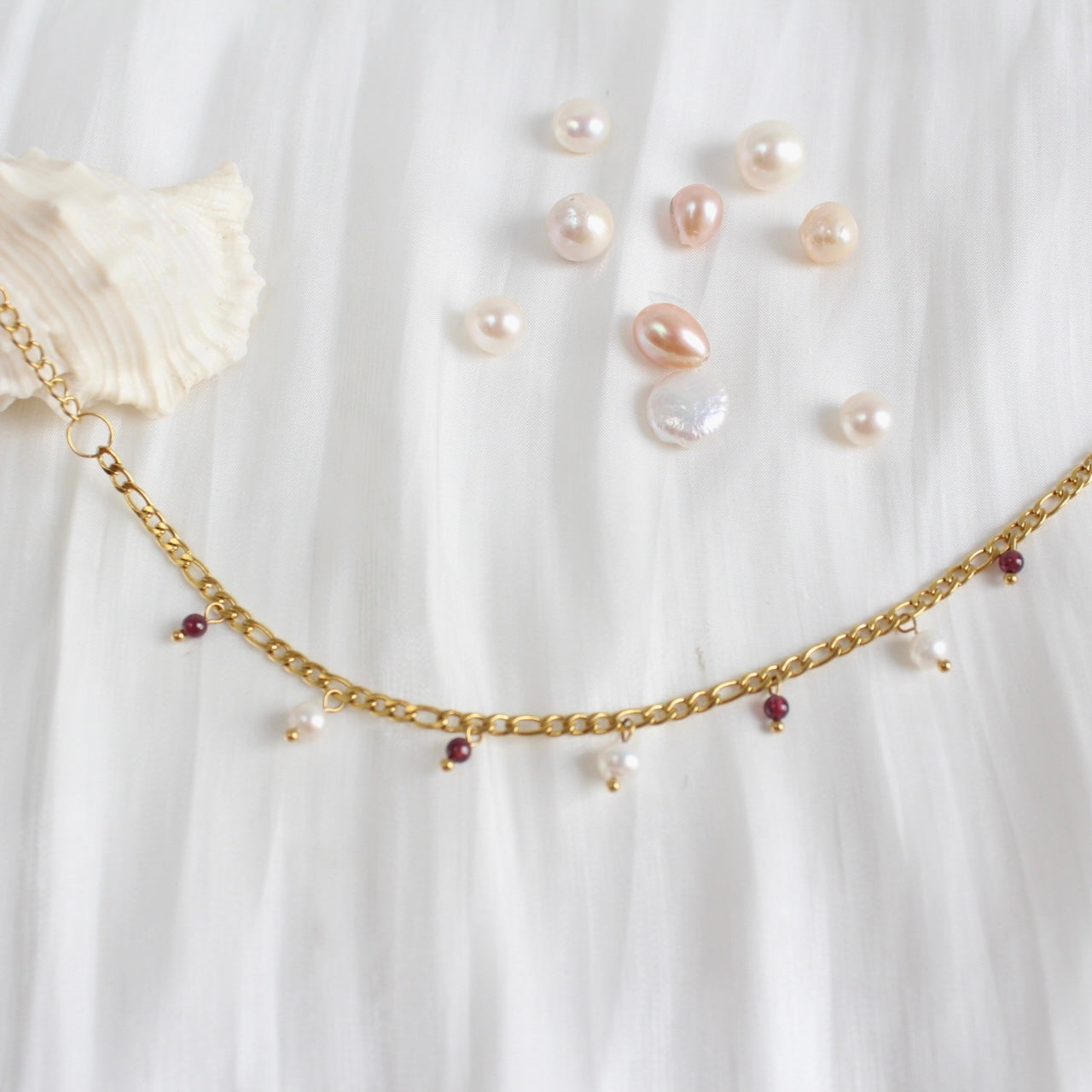 Sasha｜Violetter Granat & Perlen Armkette