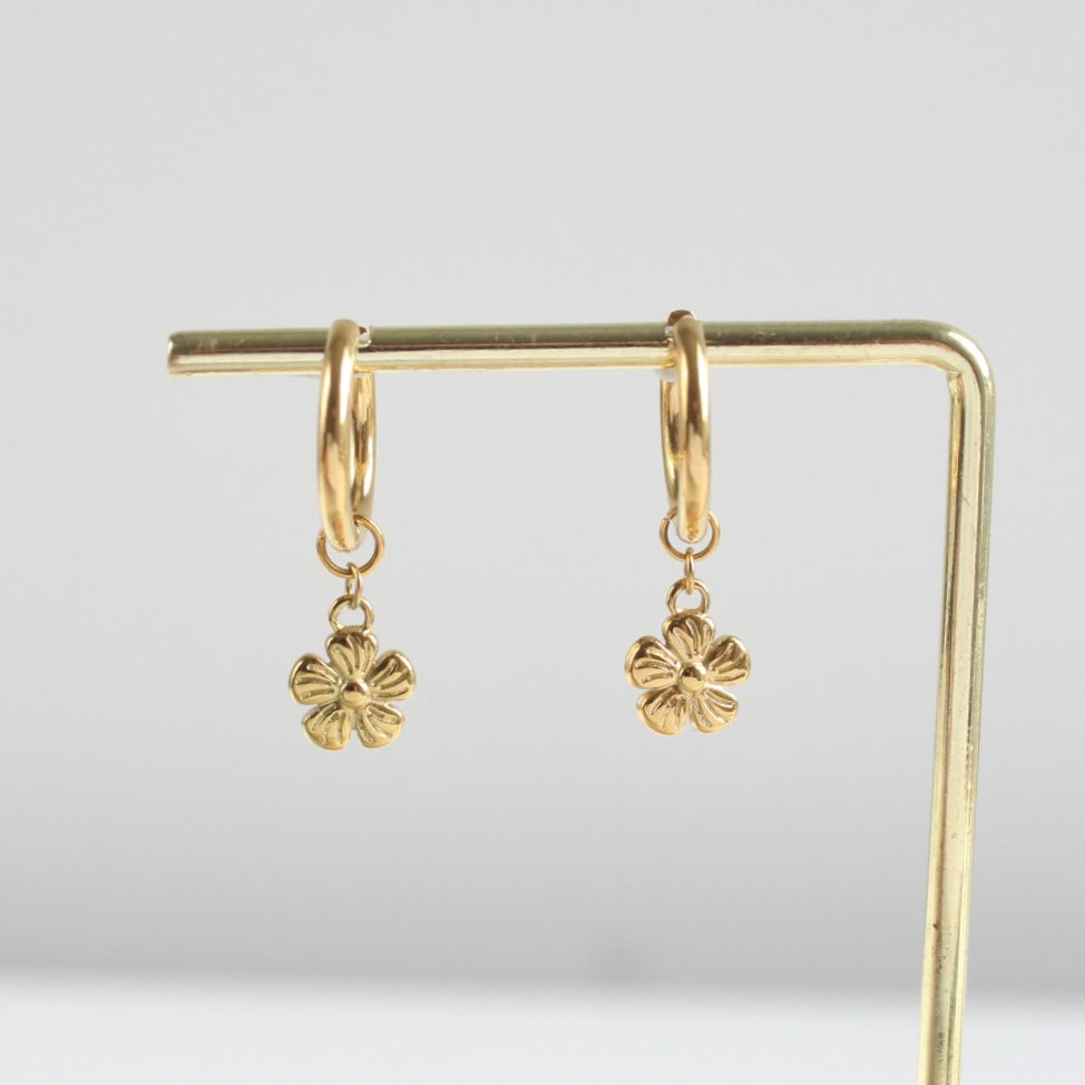 Olivia｜Klassische Creolen mit Blume