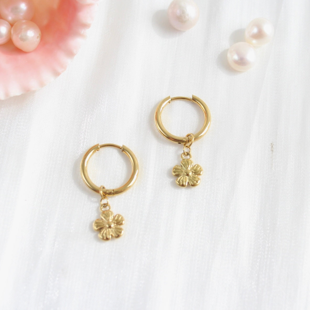 Olivia｜Klassische Creolen mit Blume