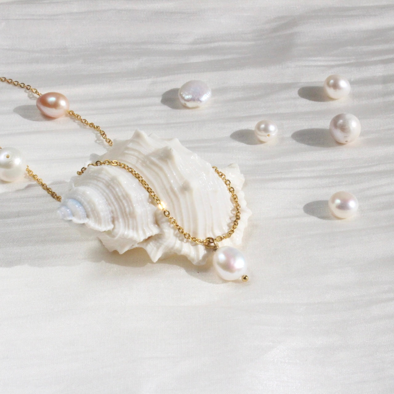 Selah | Perle baroque de caractère et perles de 5 mm