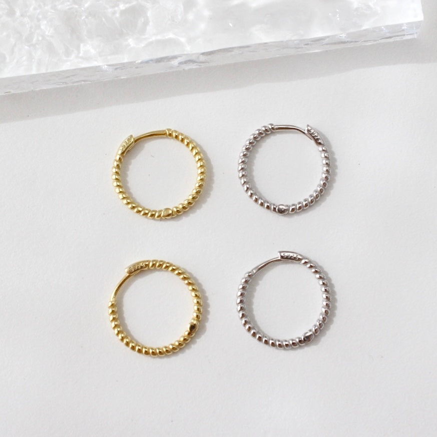 Inaya | Twist hoop earrings