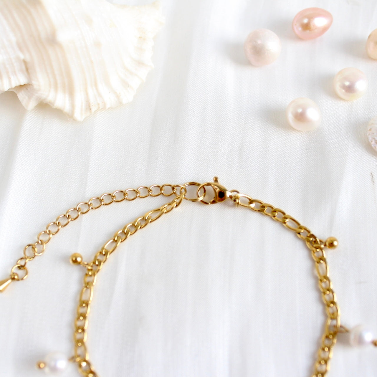 Sasha｜Goldkugeln & Perlen Armkette