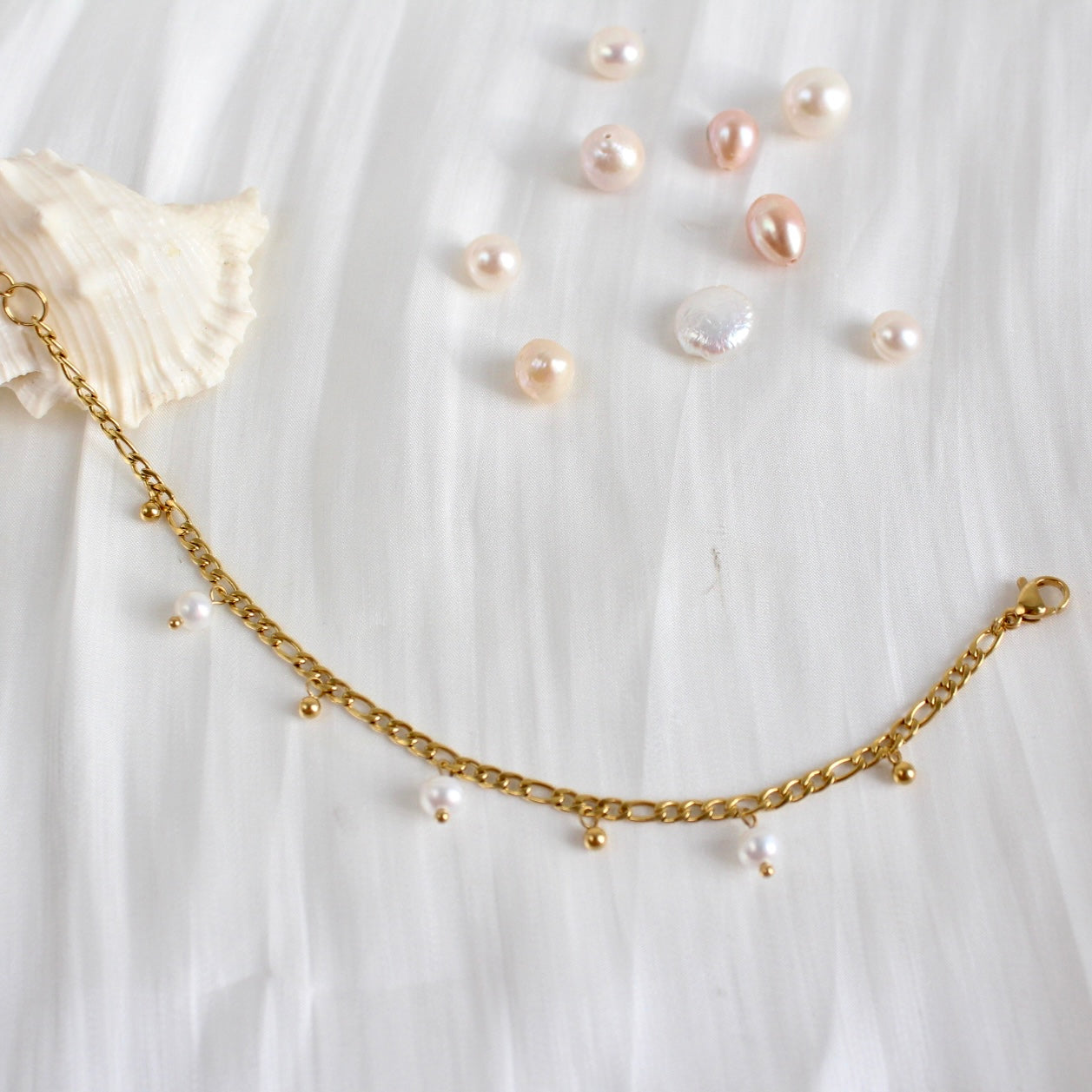 Sasha｜Goldkugeln & Perlen Armkette