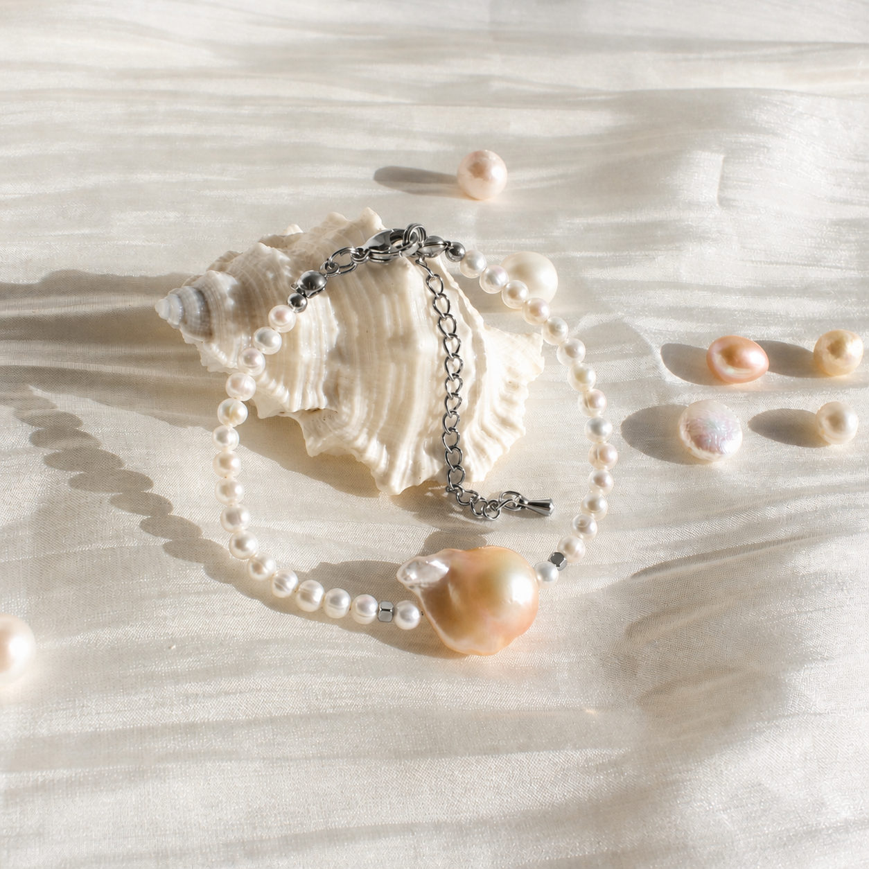 Macie | Barockperle mit zarter Perle