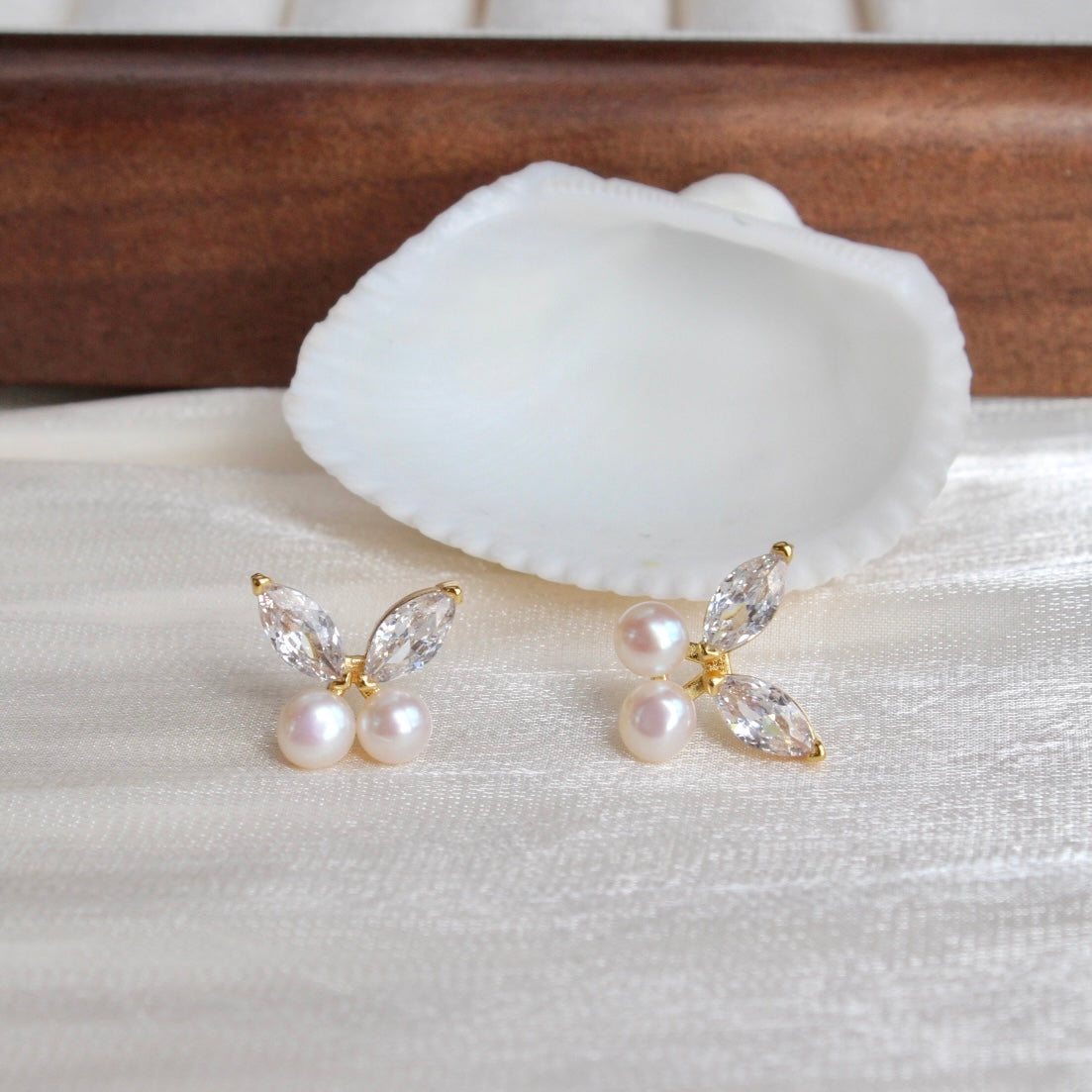 Julia｜Schmetterling mit Perlen - JK Jewelry & Accessories