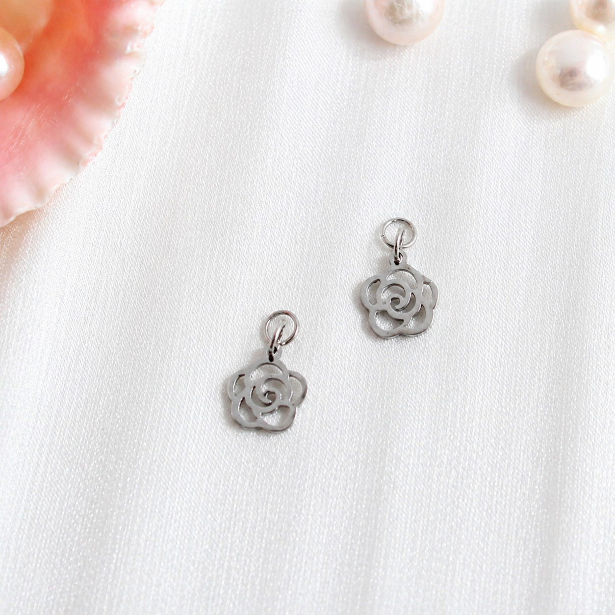 Olivia｜Klassische Creolen mit Rose