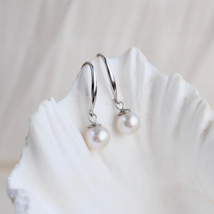 Caroline | Klassischer Hook 7mm Perle - JK Jewelry & Accessories